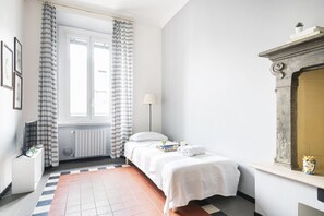 1 多间卧室、熨斗/熨衣板、WiFi、床单