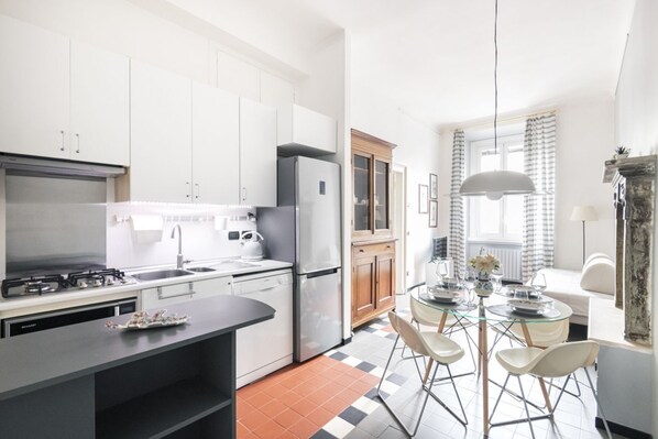 冰箱、烤箱、炉灶、洗碗机