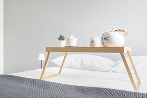 1 bedroom, desk, iron/ironing board, WiFi