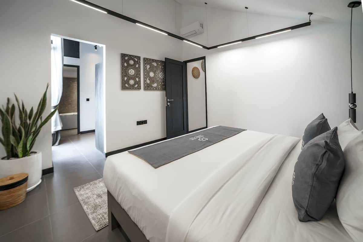 Premium bedding, memory-foam beds, in-room safe, desk