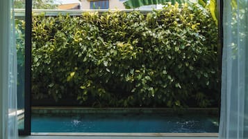 Kolam renang terbuka