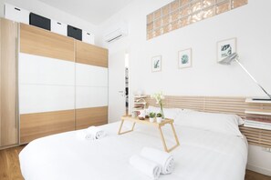 1 habitación, tabla de planchar con plancha, wifi y ropa de cama 