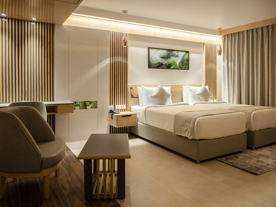 Chambre Exécutive, 2 lits une place, non-fumeurs, vue ville | Literie de qualité supérieure, surmatelas, bureau, rideaux occultants