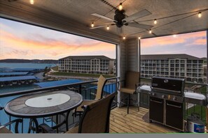 Outdoor dining - Blue Breeze - Top Floor, Waterfront, & More! (Osage Beach)