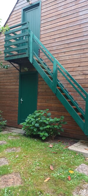 Exterior detail - T1 in wooded park 2.5 km from SAINT-MALO (1st floor) (Saint-Malo)