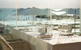 3 restaurants; lunch, dinner, and brunch served