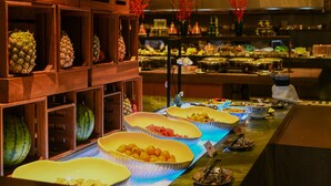 Free daily buffet breakfast  - HuaJian Hotel (Weifang)