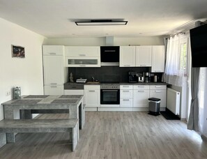 雪櫃、焗爐、爐具、洗碗機