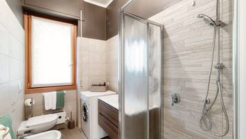 Apartment | Bathroom