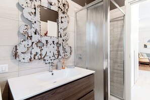 Bathroom - Cernobbio Garden View (Cernobbio)