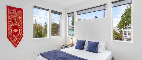 1 dormitorio, tabla de planchar con plancha, wifi y ropa de cama