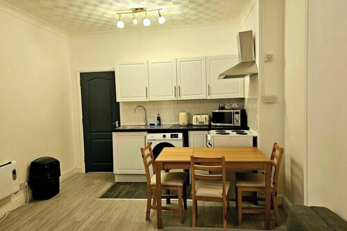 Flat - Sleeps 4 - Wifi