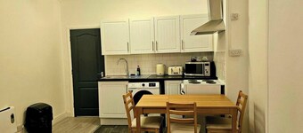 Flat - Sleeps 4 - Wifi