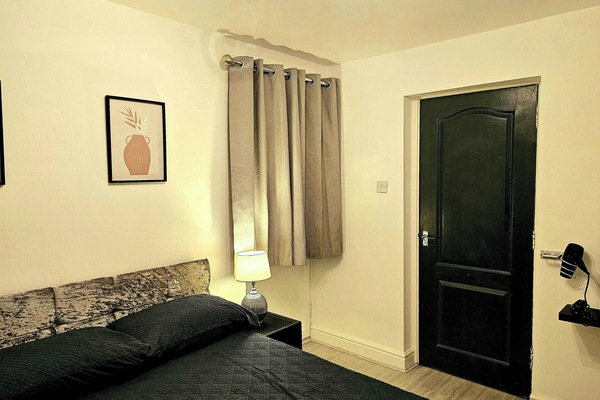 1 bedroom, WiFi (free), bed sheets