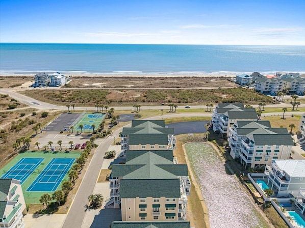 Exterior - NEW LISTING-UPDATES!-4br 4ba-DOG FRIENDLY-towels,linens,pool club.<br>Golf cart friendly (Ocean Isle Beach)