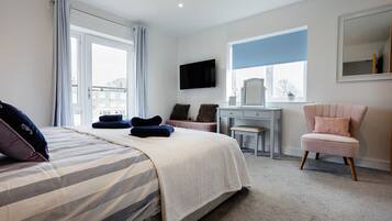 2 bedrooms, iron/ironing board, free WiFi, bed sheets