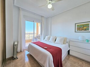 3 chambres, fer et planche à repasser, Wi-Fi gratuit, draps fournis