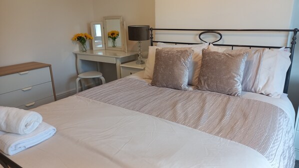 2 Schlafzimmer, Bügeleisen/Bügelbrett, WLAN, Bettwäsche