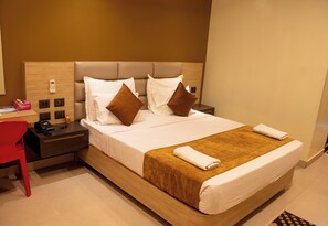 Deluxe Room - Hotel Om International (Kumta)