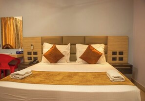 Deluxe Room - Hotel Om International (Kumta)