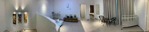 Deluxe Villa | Living area