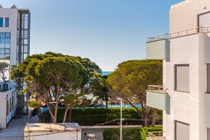 Front of property - Wave Seaside Apartment (Golem)