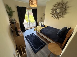 4 bedrooms, iron/ironing board, free WiFi, bed sheets