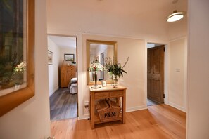 Interior - Ladyland Cottage in Maybole (Maybole)