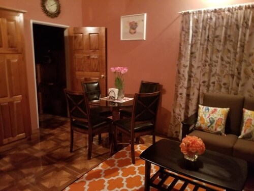 Cozy fully furnished apartment. Five walking distance from the beach.