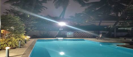 Soundproofing, free WiFi