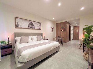 1 soverom, skrivebord, strykejern/-brett og wi-fi