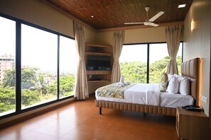 Phòng Club, 1 giường cỡ king, không hút thuốc, quang cảnh biển | Bàn ủi/dụng cụ ủi quần áo, truy cập Internet không dây miễn phí 
