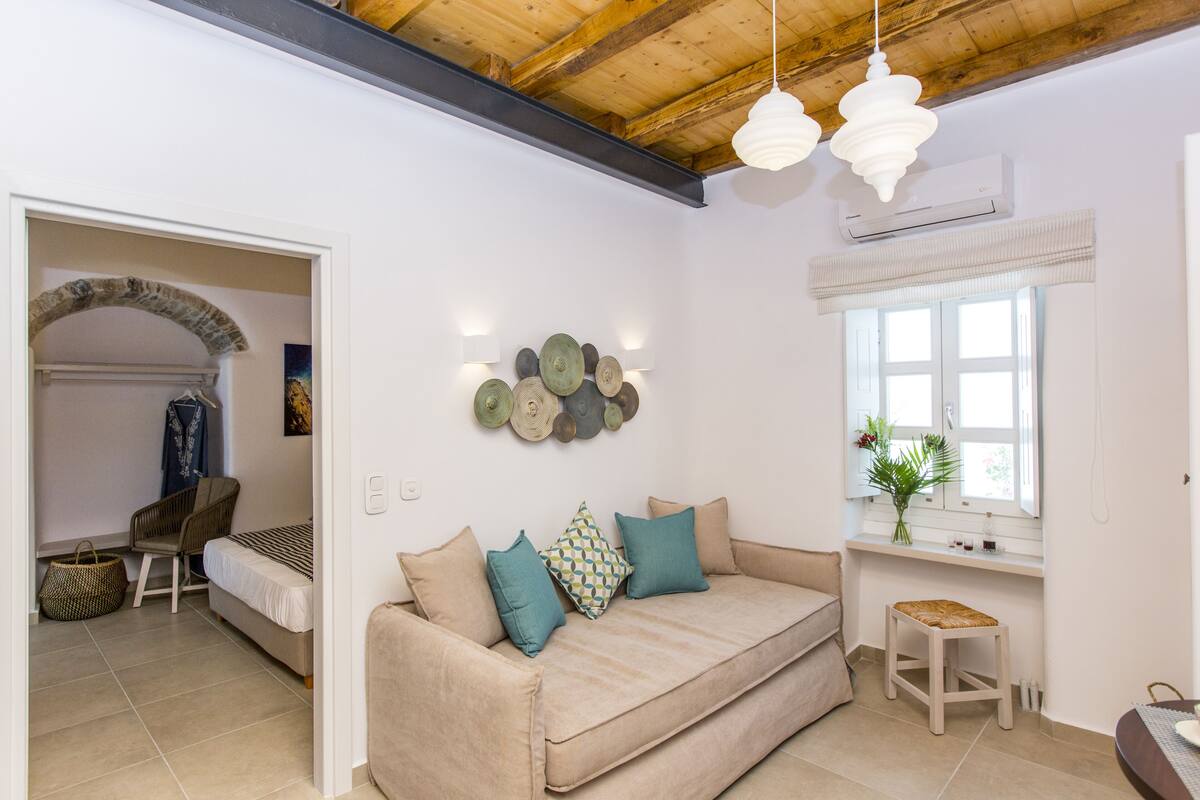 Boutique Apartment | 起居區 | 32-吋電視、衛星頻道、Netflix、串流服務