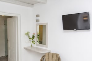 Boutique Room | Ropa de cama hipoalergénica, colchones viscoelásticos, minibar