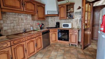 Micro-ondes, four, plaque de cuisson, lave-vaisselle