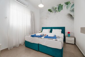 1 bedroom, desk, iron/ironing board, WiFi