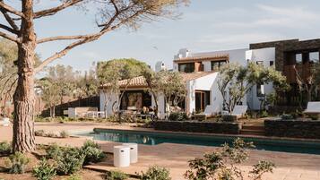 Piscina a l'aire lliure de temporada
