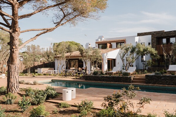 Piscine extérieure (ouverte en saison)