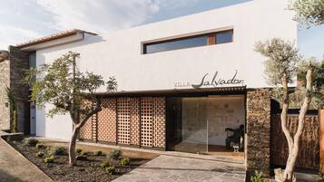 Façana frontal de l'allotjament