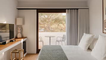 Junior Suite | 1 bedroom, premium bedding, down comforters, in-room safe