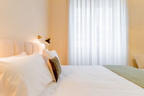 4 Schlafzimmer, Schreibtisch, Bügeleisen/Bügelbrett, kostenloses WLAN