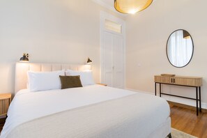 4 Schlafzimmer, Schreibtisch, Bügeleisen/Bügelbrett, kostenloses WLAN