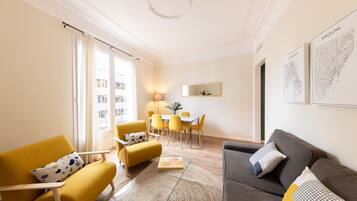 Appartement Classique | 4 chambres, coffres-forts dans les chambres, décoration personnalisée