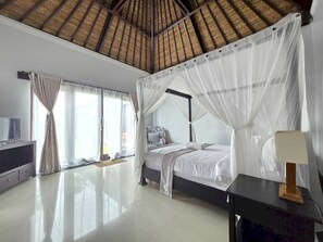 Villa, 2 Bedrooms | 2 bedrooms, laptop workspace, bed sheets - Belvilla Bunga Matahari Ceking Rice Terrace (Taro)
