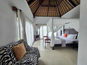 Villa, 2 Bedrooms | 2 bedrooms, laptop workspace, bed sheets - Belvilla Bunga Matahari Ceking Rice Terrace (Taro)