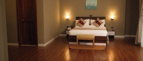 Junior Suite | Minibar, in-room safe, desk, free WiFi