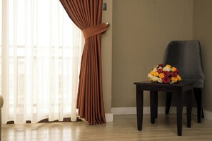 Chambre Standard avec lits jumeaux | Minibar, coffres-forts dans les chambres, bureau, Wi-Fi gratuit