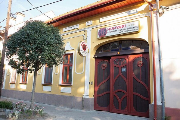 Voorkant van accommodatie