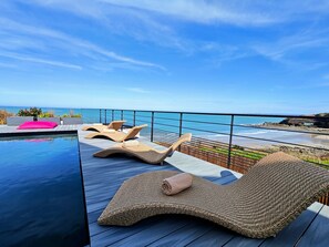 Alberca al aire libre y alberca climatizada