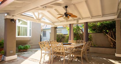 Stand-alone guest house no common walls
